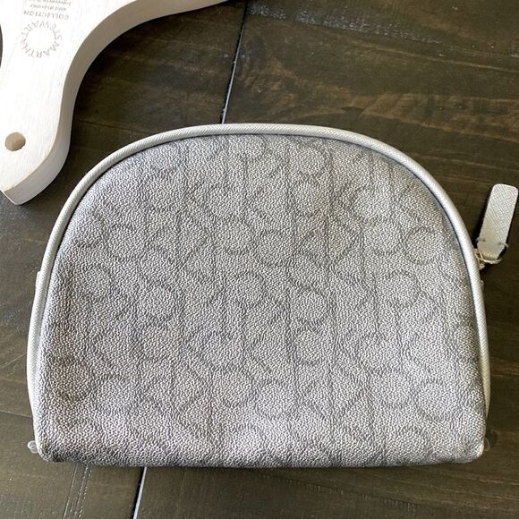 Calvin Klein Makeup Bag Silver Sturdy Grey Monogram Travel Quality Pouch - Picture 3 of 8